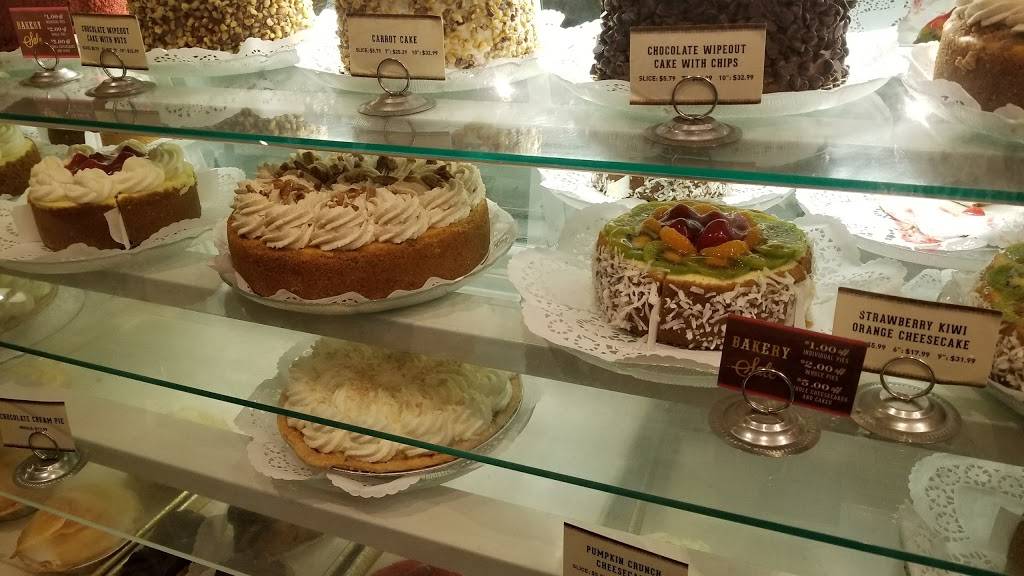 Hofs Hut Restaurant & Bakery | bakery | 2147 N Bellflower Blvd, Long Beach, CA 90815, USA | 5625975811 OR +1 562-597-5811