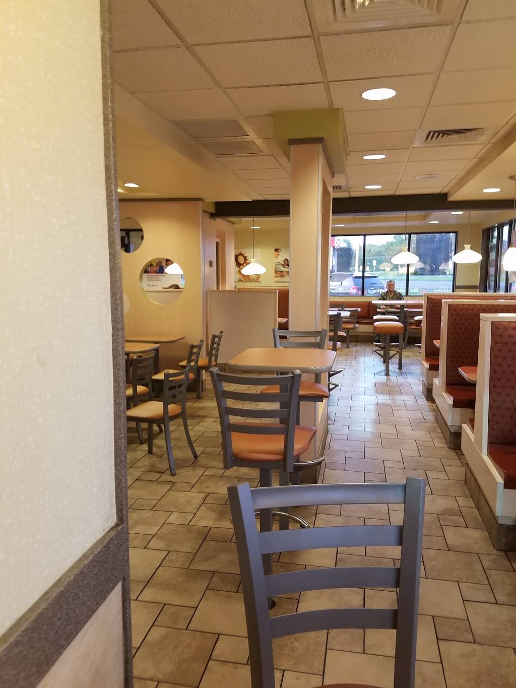 McDonalds | cafe | 2593 Capital Ave SW, Battle Creek, MI 49015, USA | 2699651141 OR +1 269-965-1141