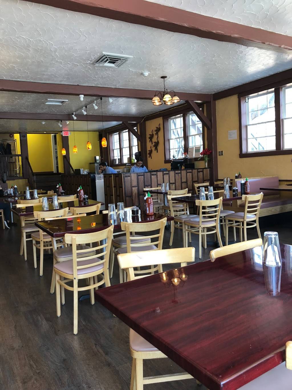 Pho & Spice | restaurant | 7 S Main St, Cheshire, CT 06410, USA | 2034398918 OR +1 203-439-8918