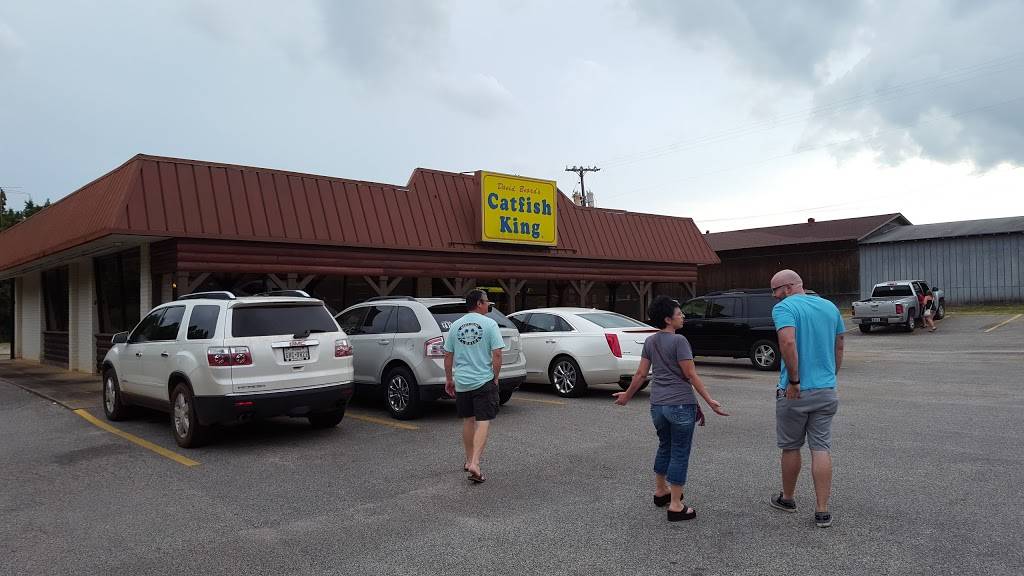 Catfish King of Jacksonville | restaurant | 1417 E Rusk St, Jacksonville, TX 75766, USA | 9035866550 OR +1 903-586-6550