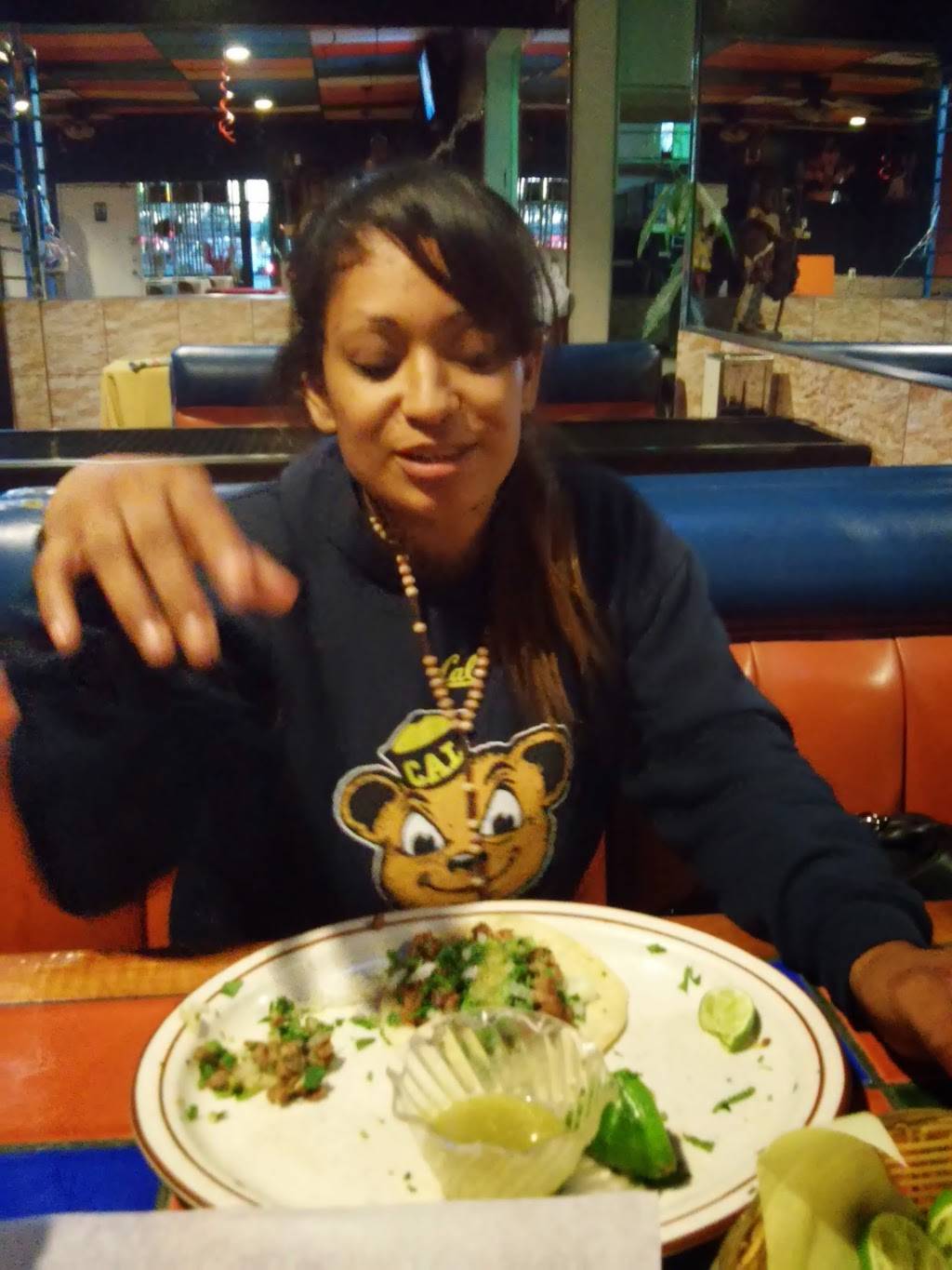 Mariscos Zamoras | restaurant | 3701 W McFadden Ave H, Santa Ana, CA 92704, USA | 7147756671 OR +1 714-775-6671