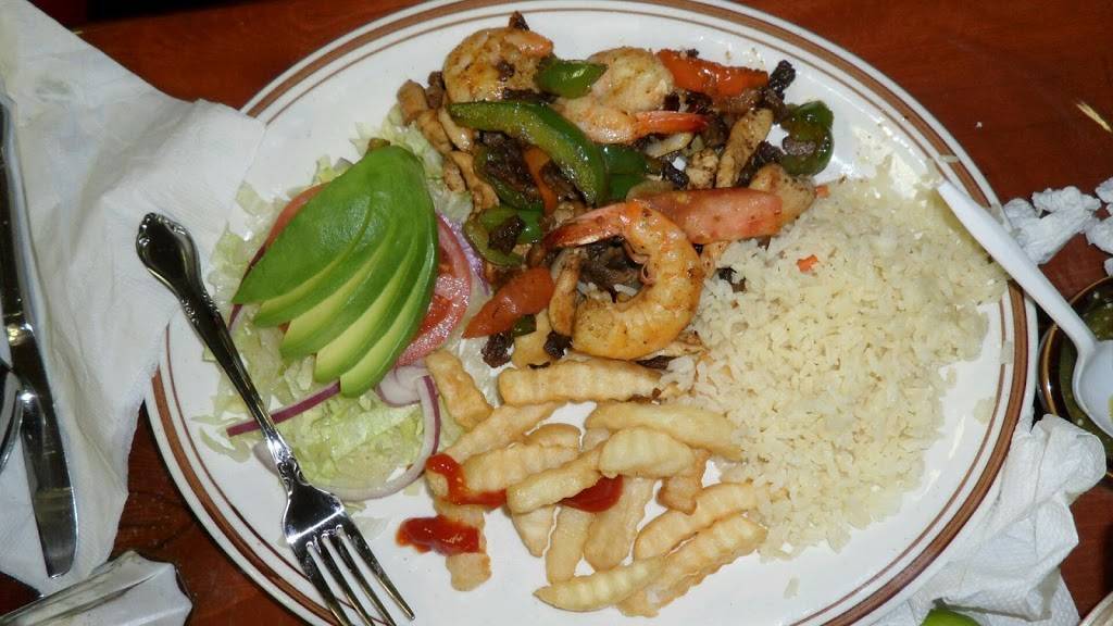 Mariscos Los Sauces | restaurant | 742 Burnham Ave, Calumet City, IL 60409, USA | 7089337340 OR +1 708-933-7340