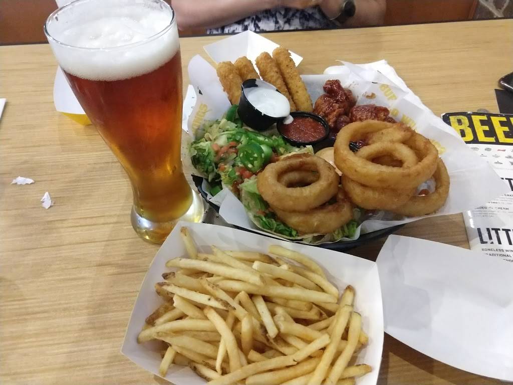 Buffalo Wild Wings | meal takeaway | 11401 NW 12th St Ste E526, Miami, FL 33172, USA | 3055132660 OR +1 305-513-2660