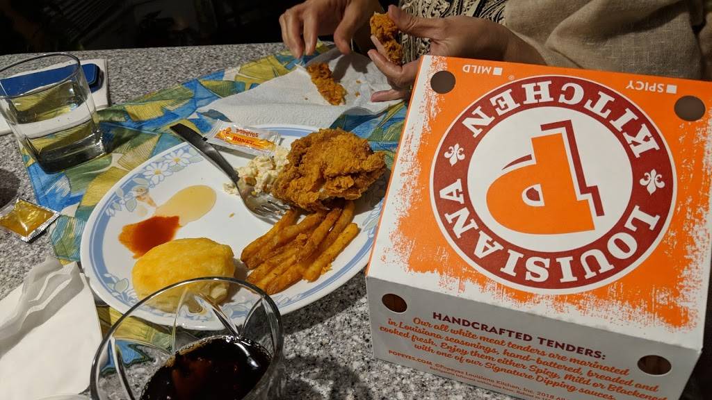 Popeyes Louisiana Kitchen | restaurant | 3509 E State St, Rockford, IL 61108, USA | 8153991112 OR +1 815-399-1112