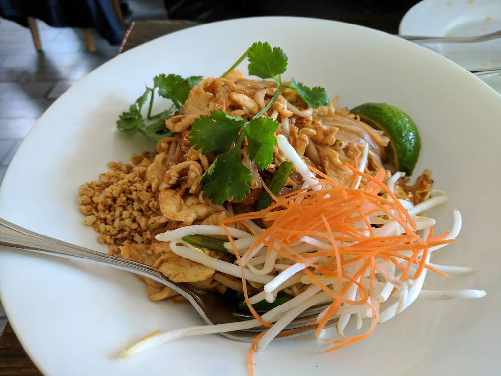 Charm Thai Eatery | restaurant | 1428 S El Camino Real, San Mateo, CA 94402, USA | 6502123444 OR +1 650-212-3444