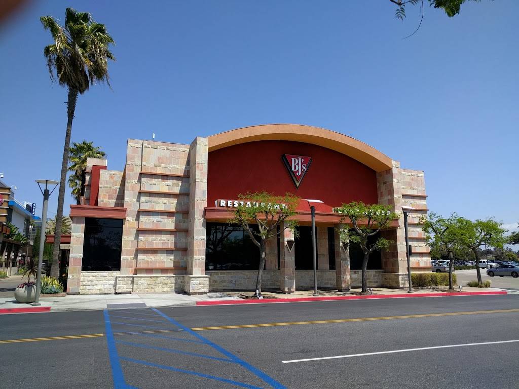 BJs Restaurant & Brewhouse | restaurant | 3525 W Carson St Suite 168, Torrance, CA 90503, USA | 3108026440 OR +1 310-802-6440
