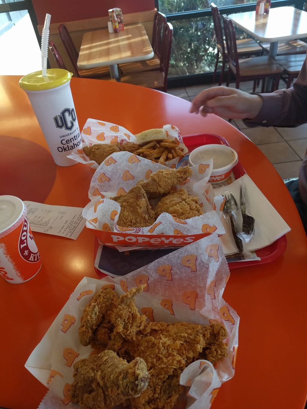 Popeyes Louisiana Kitchen | restaurant | 2330 S Broadway, Edmond, OK 73013, USA | 4053400736 OR +1 405-340-0736