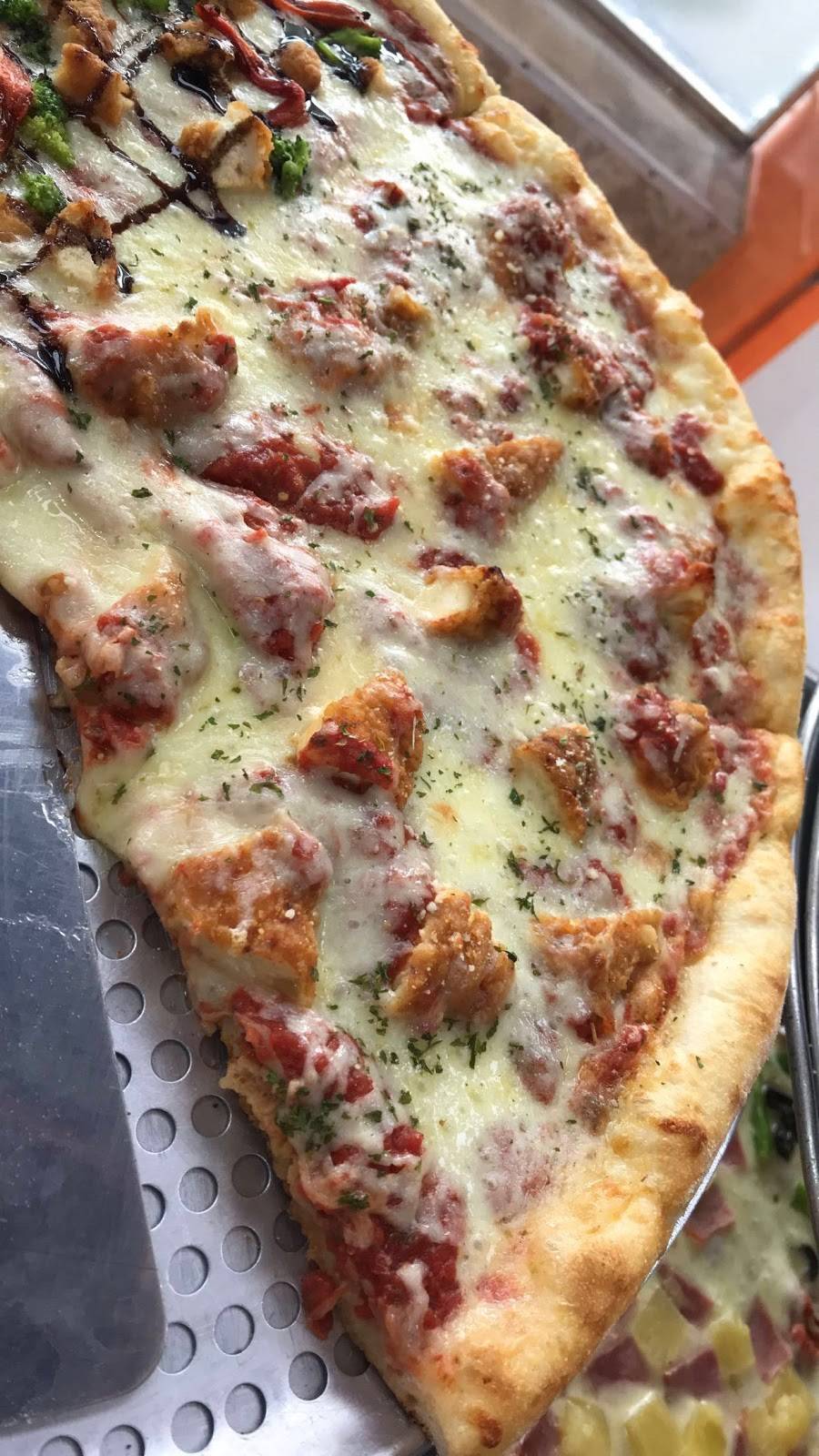 Momo’s fish, chicken & pizza | restaurant | 110 Main St, Paterson, NJ 07505, USA | 9732780043 OR +1 973-278-0043