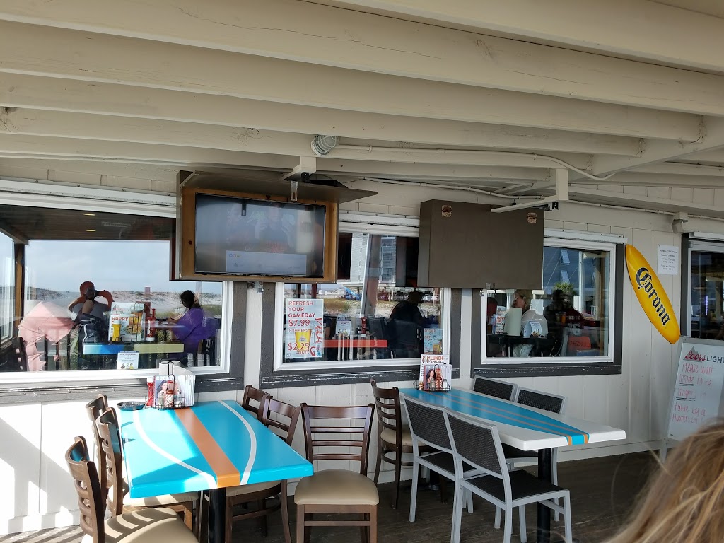 Hooters | restaurant | 300 E Beach Blvd, Gulf Shores, AL 36542, USA | 2519484668 OR +1 251-948-4668