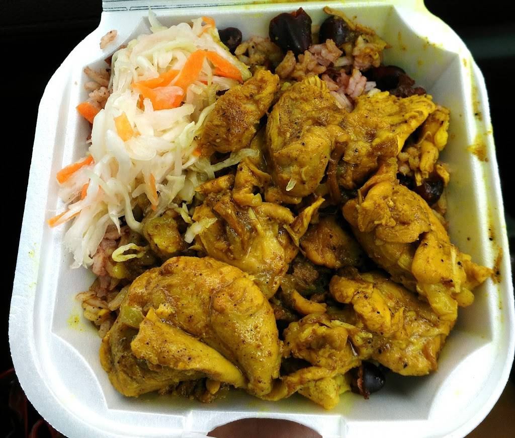 Moms "N" Paps | restaurant | 1173 Victoria Park Ave, Scarborough, ON M4B 2K5, Canada | 4162859776 OR +1 416-285-9776