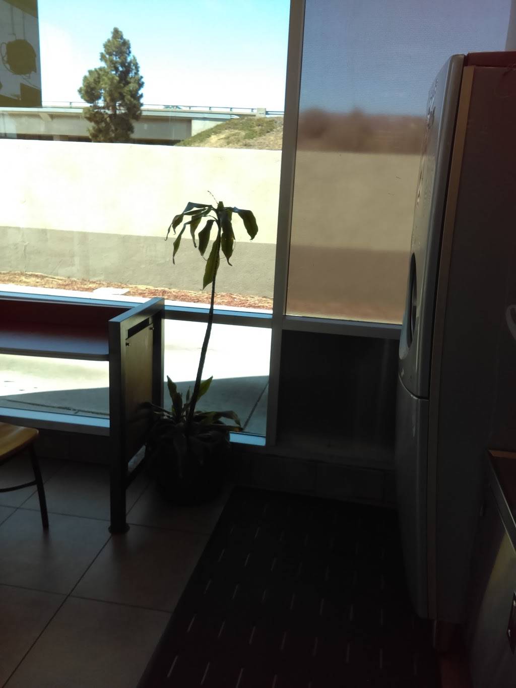 Jack in the Box | restaurant | 22220 S Wilmington Ave, Carson, CA 90745, USA | 3105220725 OR +1 310-522-0725