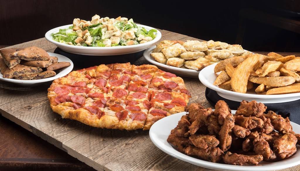 Me-n-Eds Pizzeria | restaurant | 1343 North Ave, Sanger, CA 93657, USA | 5598758549 OR +1 559-875-8549