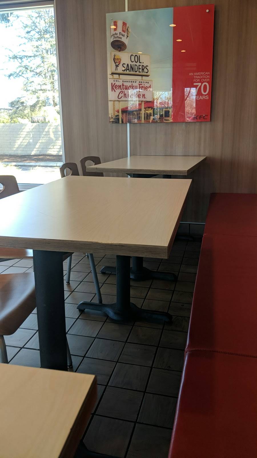 KFC | restaurant | 2429 E Valley Pkwy, Escondido, CA 92027, USA | 7607469020 OR +1 760-746-9020