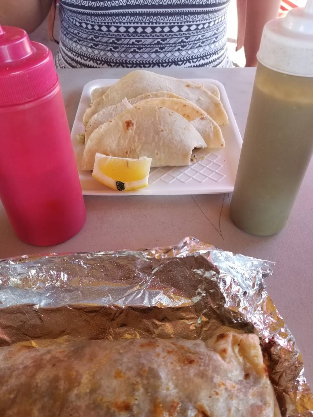 El Lorito | restaurant | 624 W Broadway Rd, Phoenix, AZ 85041, USA | 6023059294 OR +1 602-305-9294