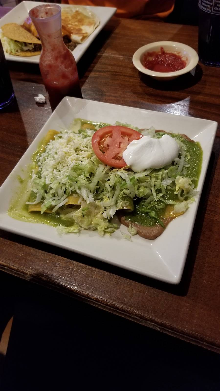 El Cazador | restaurant | 911 Main St, Altavista, VA 24517, USA | 4343697921 OR +1 434-369-7921