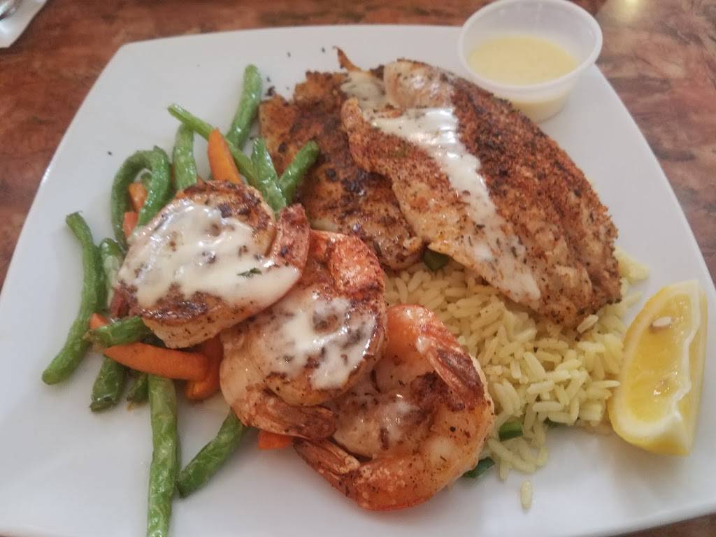 Shark Shack Beach Bar & Grill | restaurant | 2402 Strand St, Galveston, TX 77550, USA | 4094972006 OR +1 409-497-2006