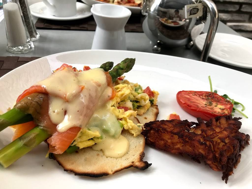 LIV Restaurant | restaurant | 253 Taylor Rd, Niagara-on-the-Lake, ON L0S 1J0, Canada | 9056882550 OR +1 905-688-2550