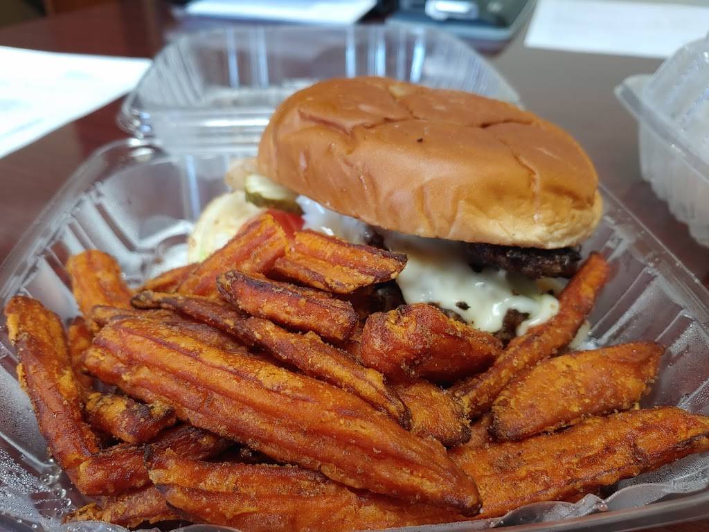 John Henrys Grill | restaurant | 233 Broad St, Rome, GA 30161, USA | 7062376326 OR +1 706-237-6326