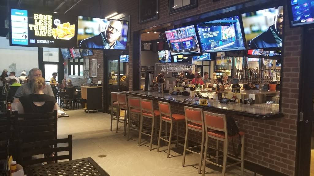 Buffalo Wild Wings | restaurant | 4015 S Dale Mabry Hwy, Tampa, FL 33611, USA | 8132527666 OR +1 813-252-7666