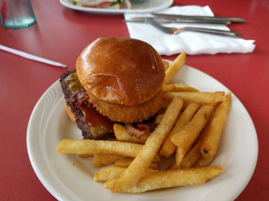 Friendlys | restaurant | 248 N Comrie Ave, Johnstown, NY 12095, USA | 5187622727 OR +1 518-762-2727