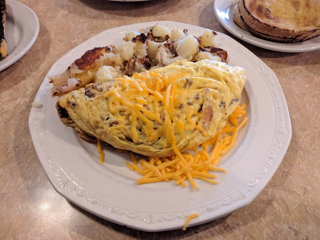 Pudges Place Deli & Café | meal takeaway | 4927 Rochester Rd, Troy, MI 48085, USA | 2486899310 OR +1 248-689-9310