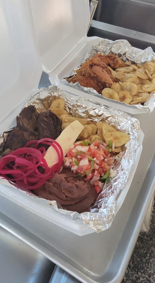 La ceibita 504 | restaurant | 1514 E University Ave, Des Moines, IA 50316, USA | 5156570283 OR +1 515-657-0283