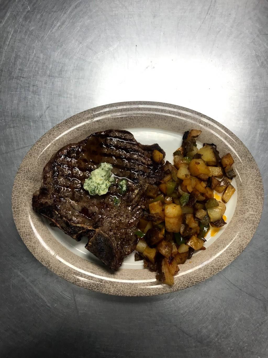 Cynthia’s Kitchen & Cocktails | restaurant | 111 S Main St, Upsala, MN 56384, USA | 3205733663 OR +1 320-573-3663