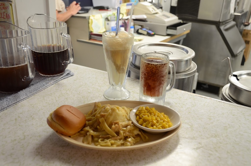 Tysons Diner | restaurant | 701 E 4th St, Beardstown, IL 62618, USA | 2173231964 OR +1 217-323-1964