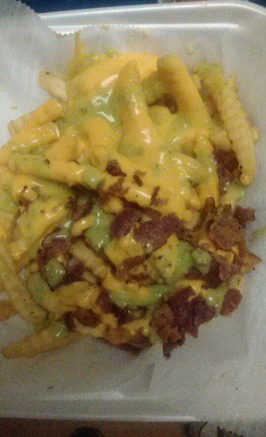 Dixie Cafe | restaurant | 31 Courthouse Square, Byrdstown, TN 38549, USA | 9318646535 OR +1 931-864-6535