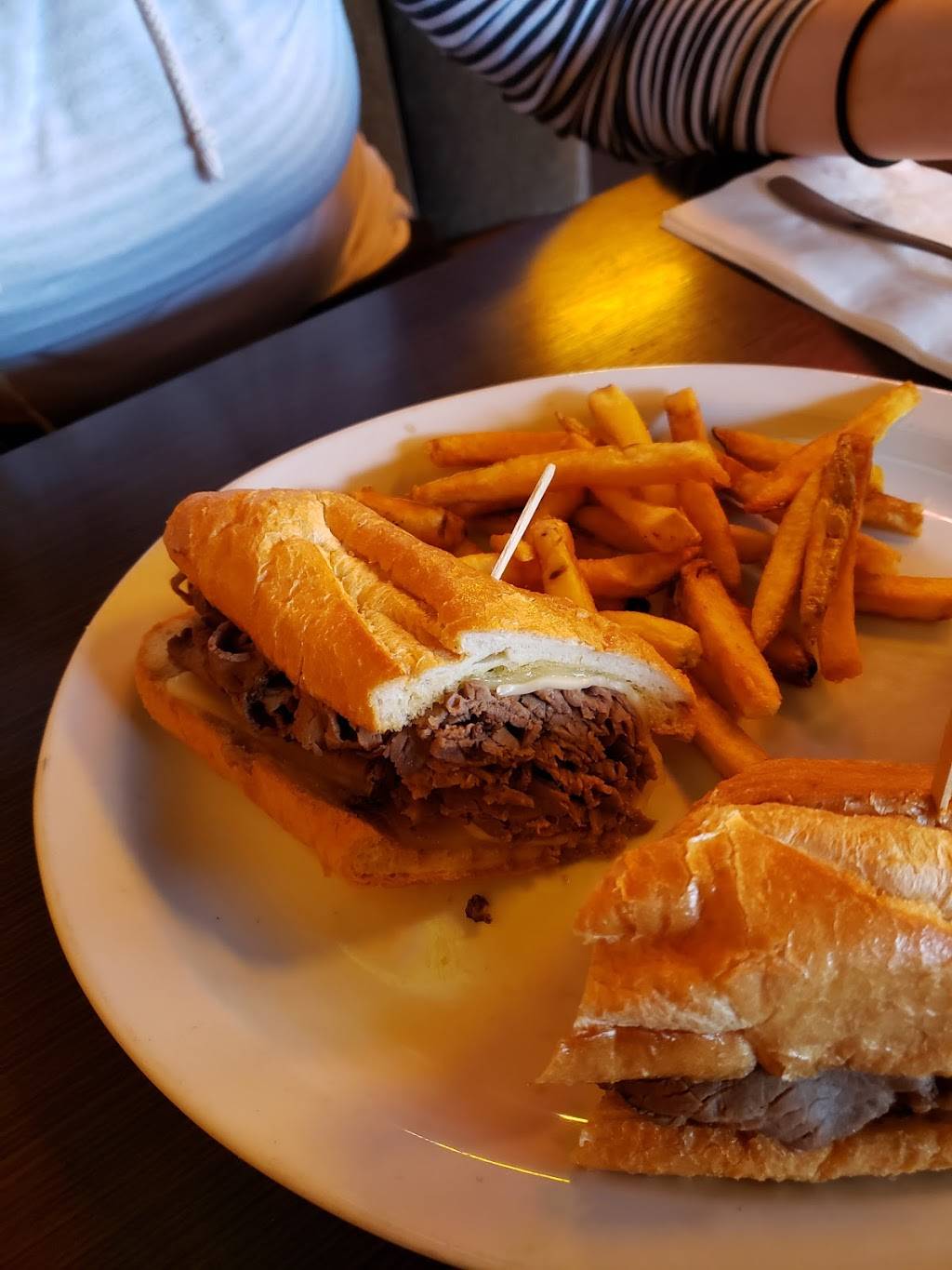 Gold Mountain Sports Tavern | restaurant | Golden Hills, CA 93561, USA | 6618234615 OR +1 661-823-4615