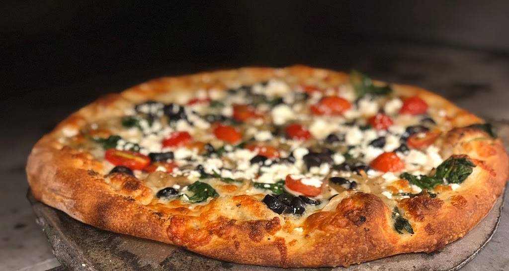 Clubhouse Pizzeria | restaurant | 141 W South St, Connellsville, PA 15425, USA | 7246032637 OR +1 724-603-2637