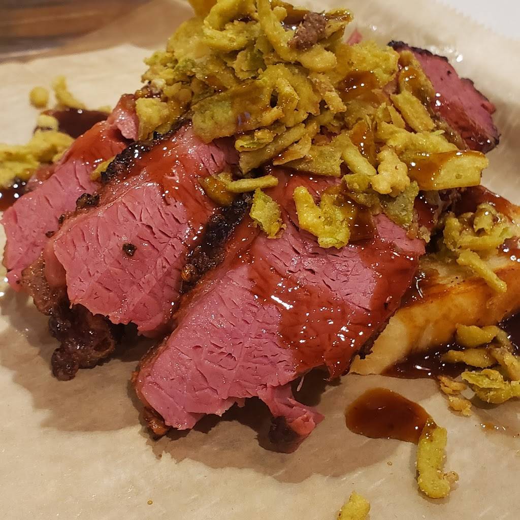 Heavens Table BBQ | restaurant | 2238 N Farwell Ave, Milwaukee, WI 53202, USA | 4147327109 OR +1 414-732-7109