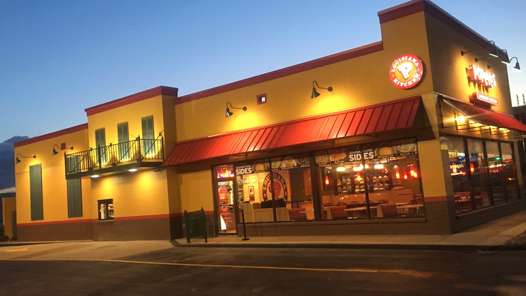 Popeyes Louisiana Kitchen | restaurant | 832 W Johnson St, Fond du Lac, WI 54935, USA | 9202668046 OR +1 920-266-8046
