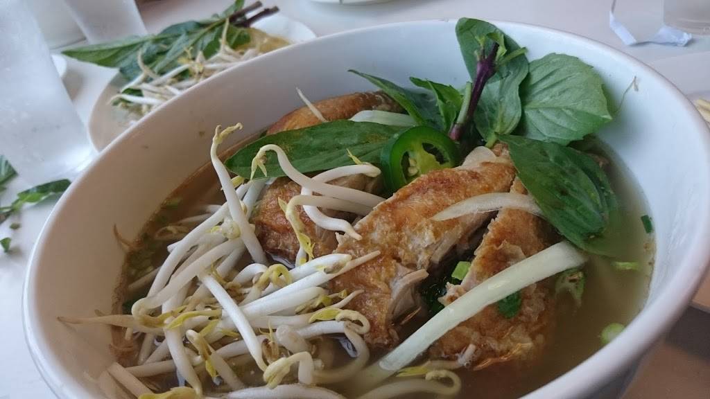 Fairwood Drive Inn & Pho 27 | restaurant | 3221 Waialae Ave # 21, Honolulu, HI 96816, USA | 8087396688 OR +1 808-739-6688