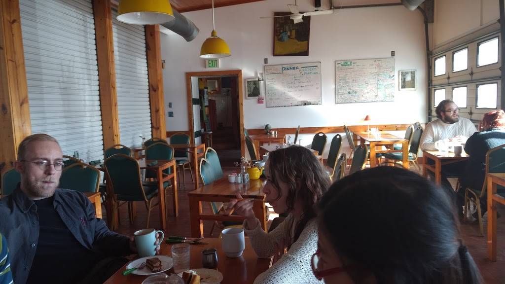 Le Petit Cafe | restaurant | 308 W 6th St, Bloomington, IN 47404, USA | 8123349747 OR +1 812-334-9747