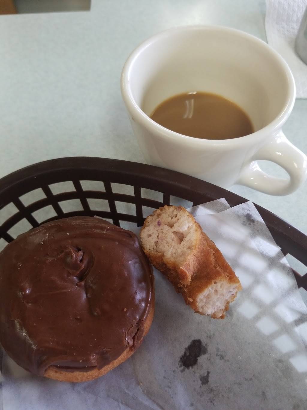 Original Ferrells Donuts | cafe | 1761 17th Ave, Santa Cruz, CA 95062, USA | 8314620444 OR +1 831-462-0444