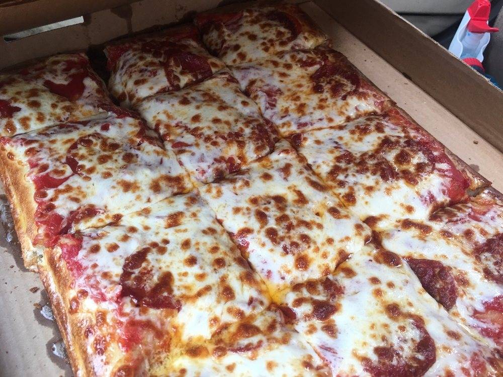 Golden Pizza | meal delivery | 1200 E Highland Ave, San Bernardino, CA 92404, USA | 9098834000 OR +1 909-883-4000