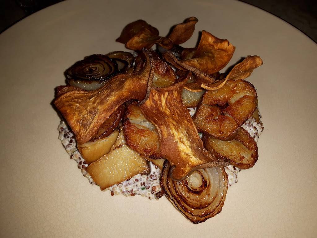 Perles et Paddock | restaurant | 403 Rue des Seigneurs, Montréal, QC H3J 1X7, Canada | 5149310004 OR +1 514-931-0004