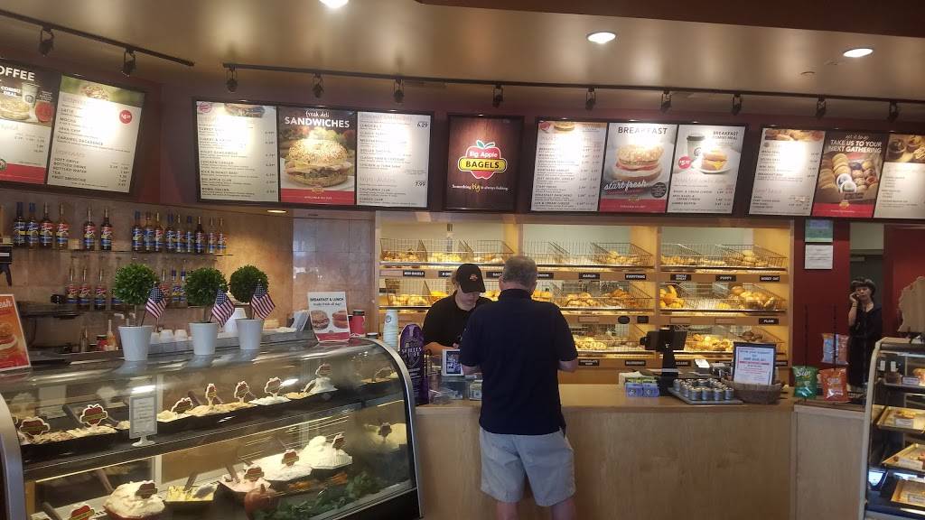 Big Apple Bagels | bakery | 1191 Washington Ave, Holland, MI 49423, USA | 6163550277 OR +1 616-355-0277