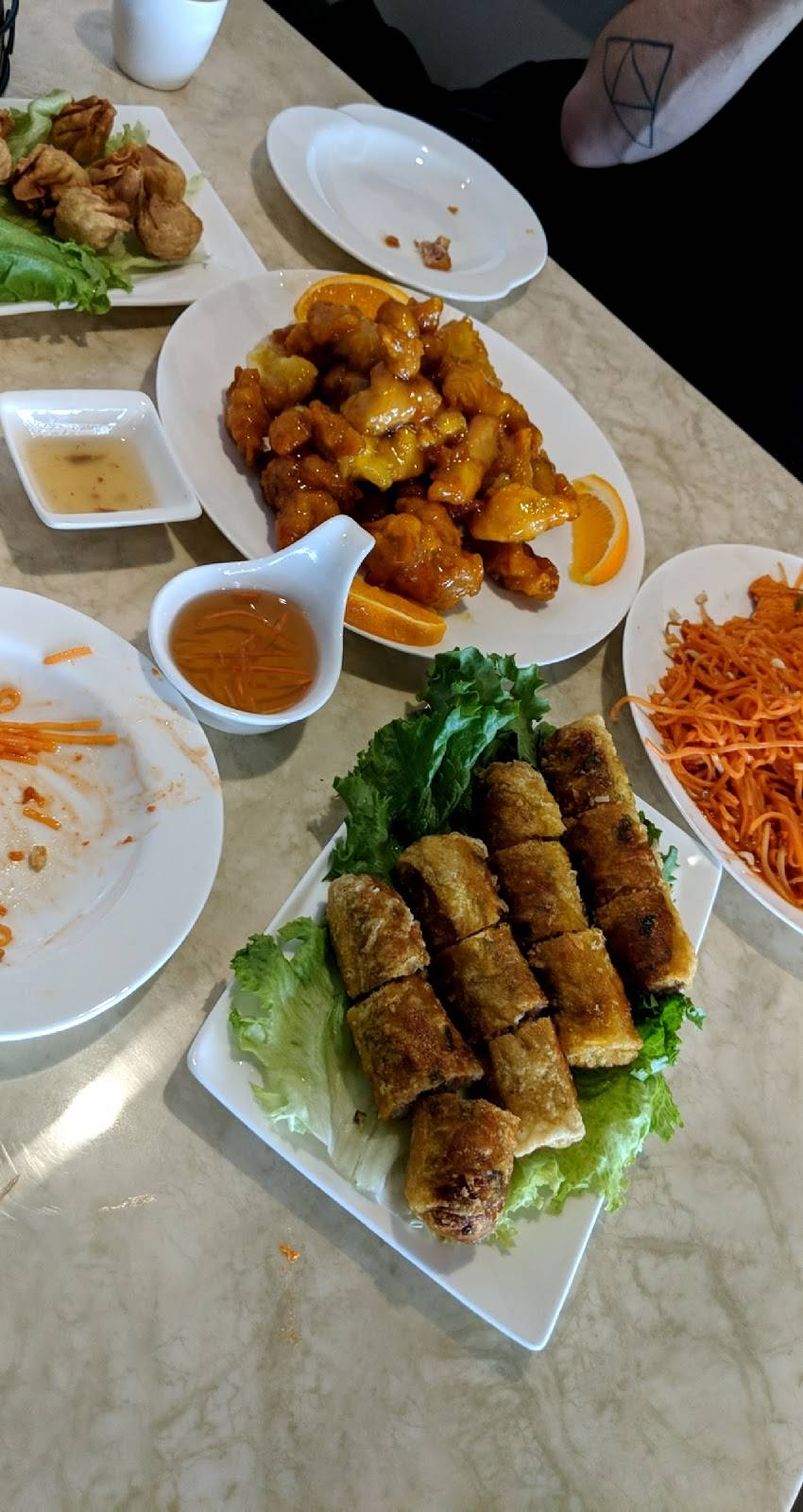 PHO YING | restaurant | 8279 Lundys Ln, Niagara Falls, ON L2H 1H5, Canada | 9053540498 OR +1 905-354-0498