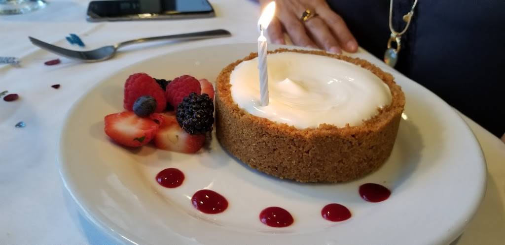 Ruths Chris Steak House | restaurant | 2231 Crystal Dr 11th Floor, Arlington, VA 22202, USA | 7039797275 OR +1 703-979-7275