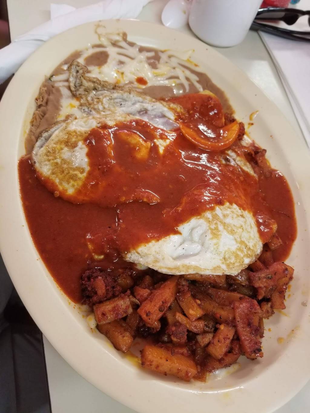 Super Burro | restaurant | 5819 Dyer St, El Paso, TX 79904, USA | 9155624028 OR +1 915-562-4028