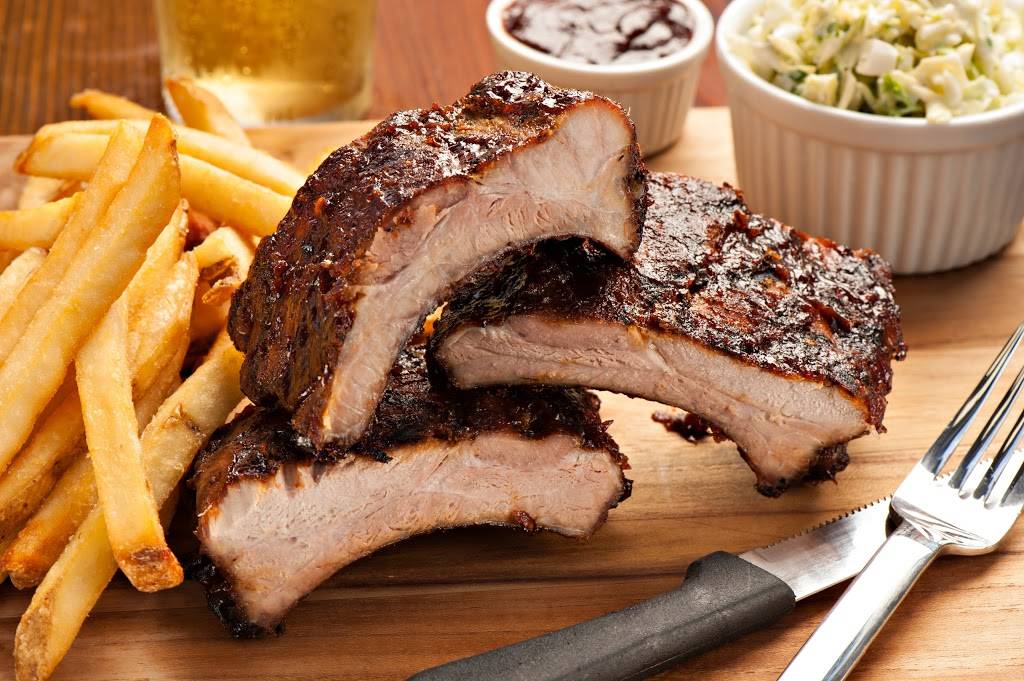 Rock & Brews | restaurant | 7777 Beach Blvd, Buena Park, CA 90620, USA | 7149425979 OR +1 714-942-5979