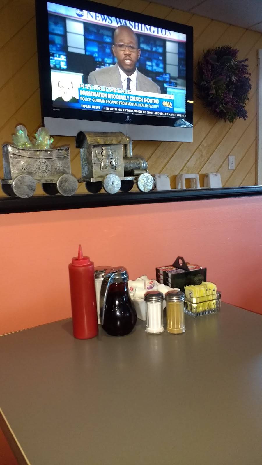 Simple Simons | restaurant | 744 Main St, South Portland, ME 04106, USA | 2077613900 OR +1 207-761-3900