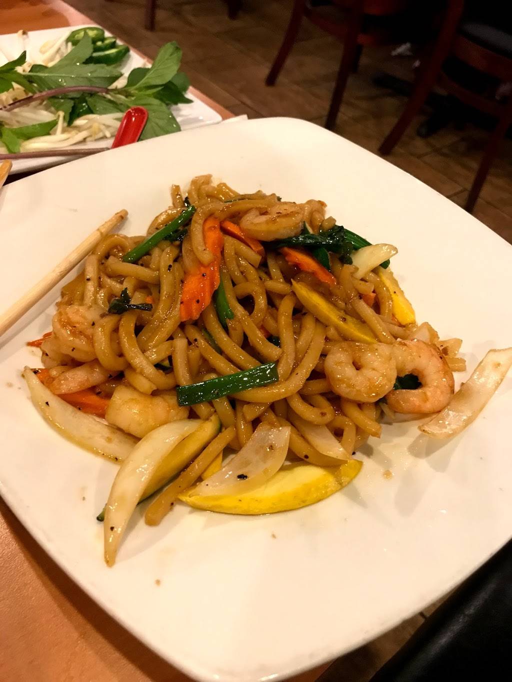 Pho Lan Asian Bistro | restaurant | 711 SW 19th St, Moore, OK 73160, USA | 4057597774 OR +1 405-759-7774