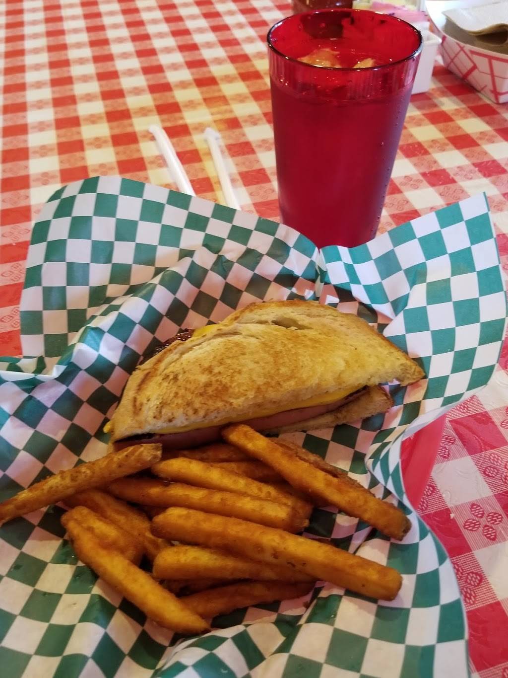 Circle P General Store | restaurant | 563 E Main St, Mt. Juliet, TN 37122, USA | 6155685215 OR +1 615-568-5215