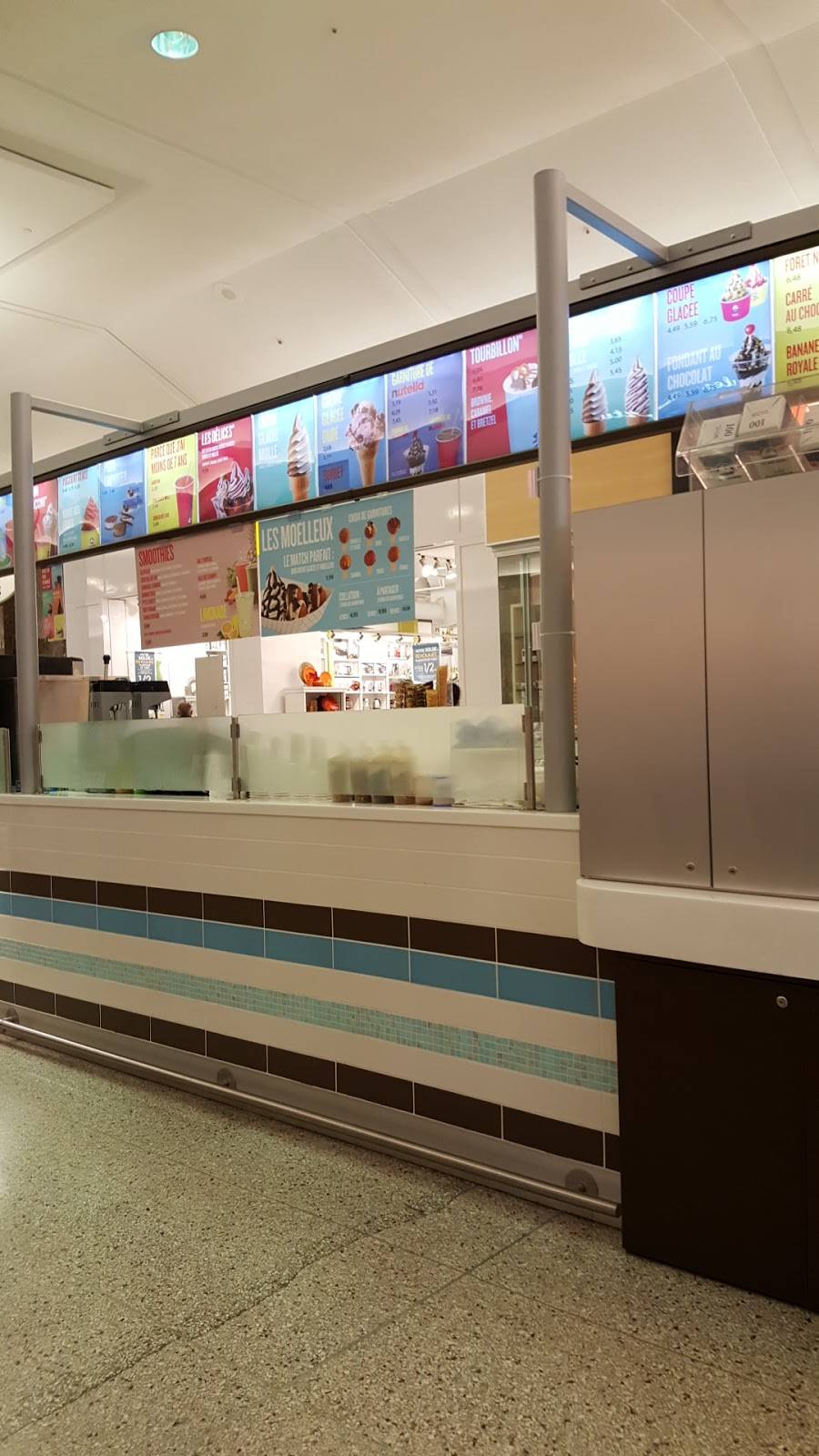 La Crémière | restaurant | 3131 Boulevard de la Côte-Vertu, Saint-Laurent, QC H4R 1Y8, Canada | 5143313376 OR +1 514-331-3376