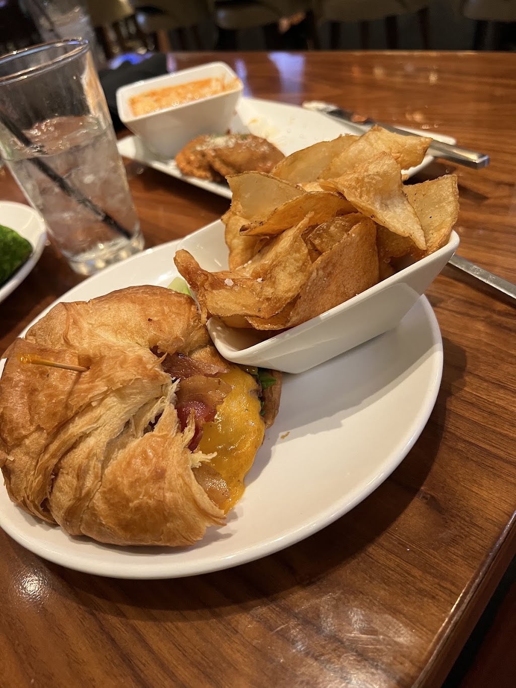 Ebb & Flow | restaurant | 2651 Commerce St #100, Dallas, TX 75226, USA | 9729132322 OR +1 972-913-2322