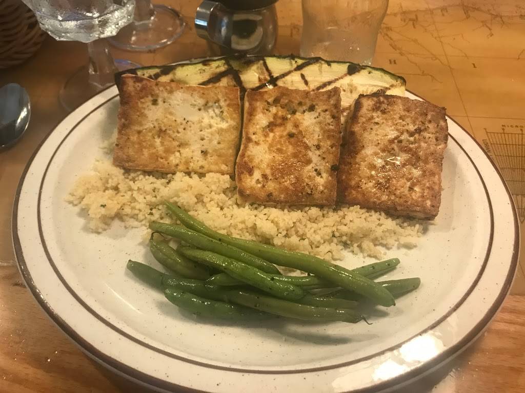 Good Harbor Grill | restaurant | 6584 Western Ave, Glen Arbor, MI 49636, USA | 2313343555 OR +1 231-334-3555