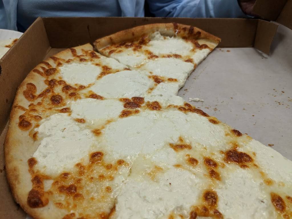 Carlos Pizza Of Port Washington | restaurant | 109 Main St, Port Washington, NY 11050, USA | 5169449754 OR +1 516-944-9754